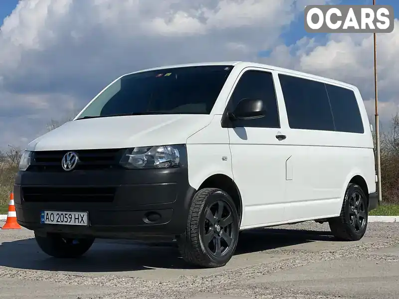 Минивэн Volkswagen Transporter 2015 2 л. Ручная / Механика обл. Закарпатская, Ужгород - Фото 1/21