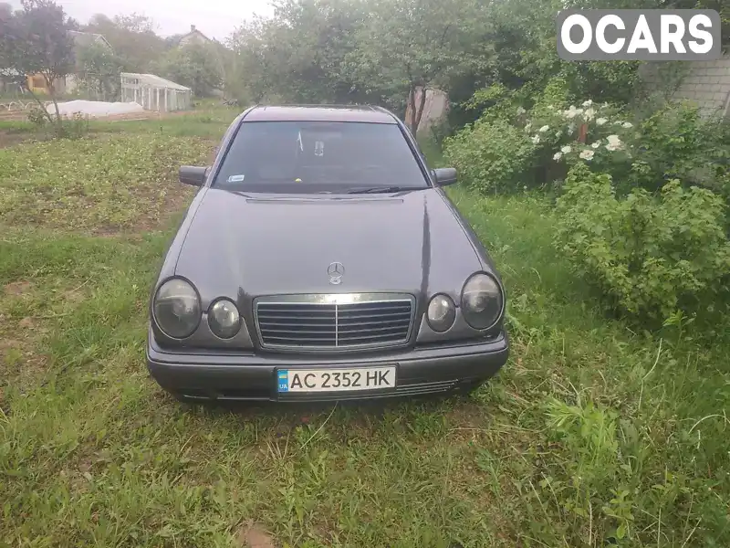 Седан Mercedes-Benz E-Class 1995 2.3 л. Автомат обл. Волинська, Володимир-Волинський - Фото 1/7