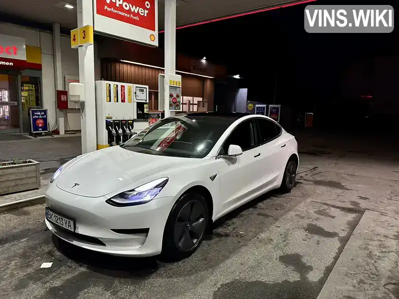 Седан Tesla Model 3 2019 null_content л. обл. Київська, Київ - Фото 1/18