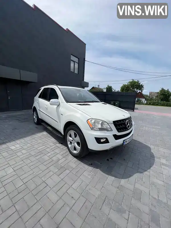 Позашляховик / Кросовер Mercedes-Benz M-Class 2010 3 л. Автомат обл. Київська, Київ - Фото 1/21