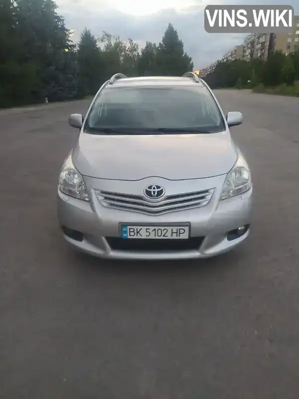 Мінівен Toyota Verso 2011 2 л. Ручна / Механіка обл. Донецька, Краматорськ - Фото 1/13