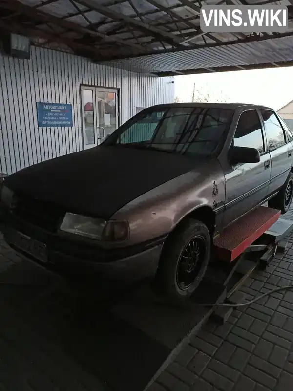 Седан Opel Vectra 1989 2 л. Ручная / Механика обл. Днепропетровская, Павлоград - Фото 1/15