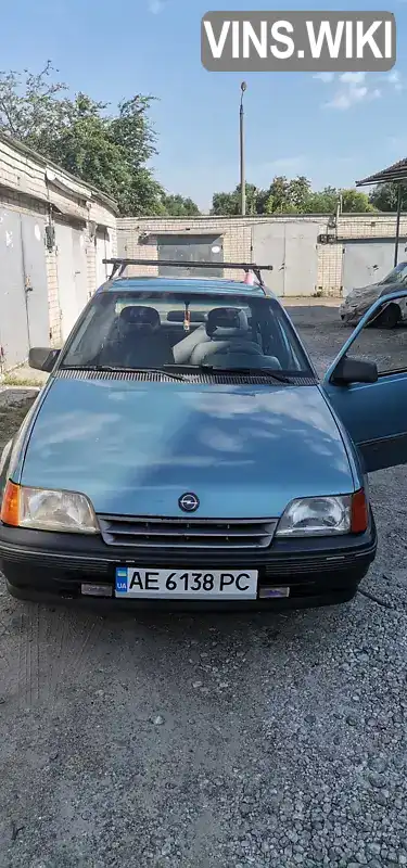 Седан Opel Kadett 1990 1.6 л. Ручная / Механика обл. Днепропетровская, Днепр (Днепропетровск) - Фото 1/21