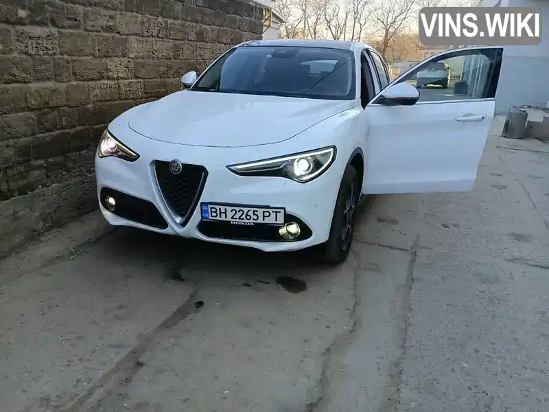 Внедорожник / Кроссовер Alfa Romeo Stelvio 2018 2 л. Автомат обл. Одесская, Одесса - Фото 1/13