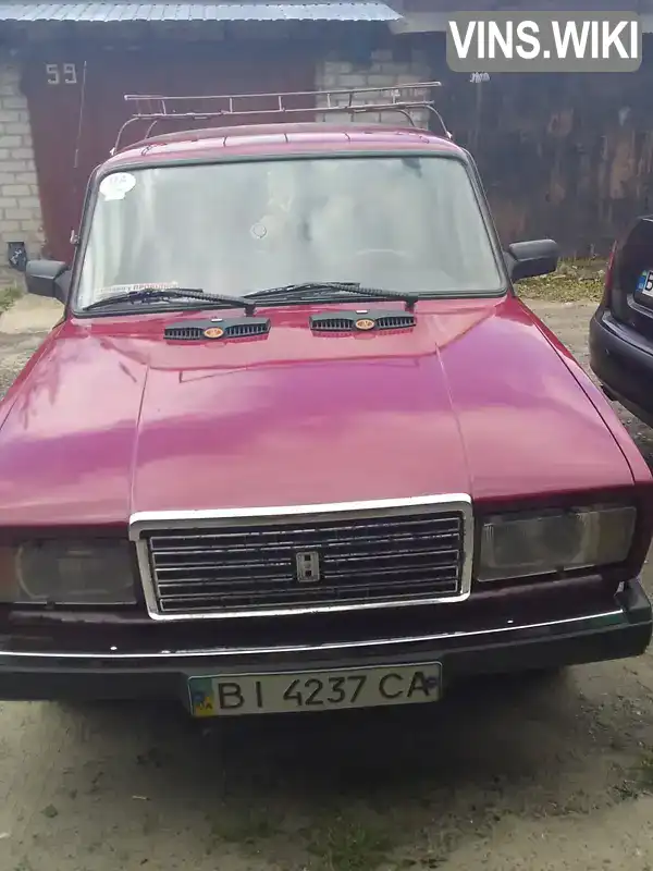 Седан ВАЗ / Lada 2107 1993 null_content л. Ручная / Механика обл. Полтавская, Горишние Плавни (Комсомольск) - Фото 1/3