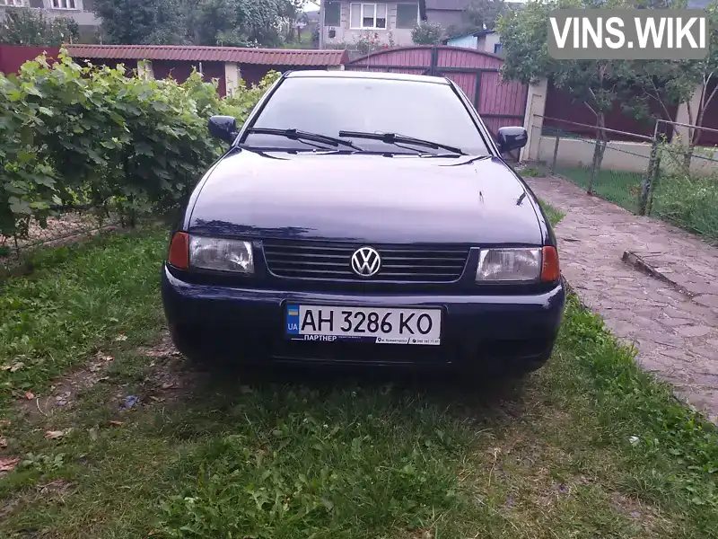 Седан Volkswagen Polo 1998 1.6 л. Ручна / Механіка обл. Закарпатська, Ужгород - Фото 1/14