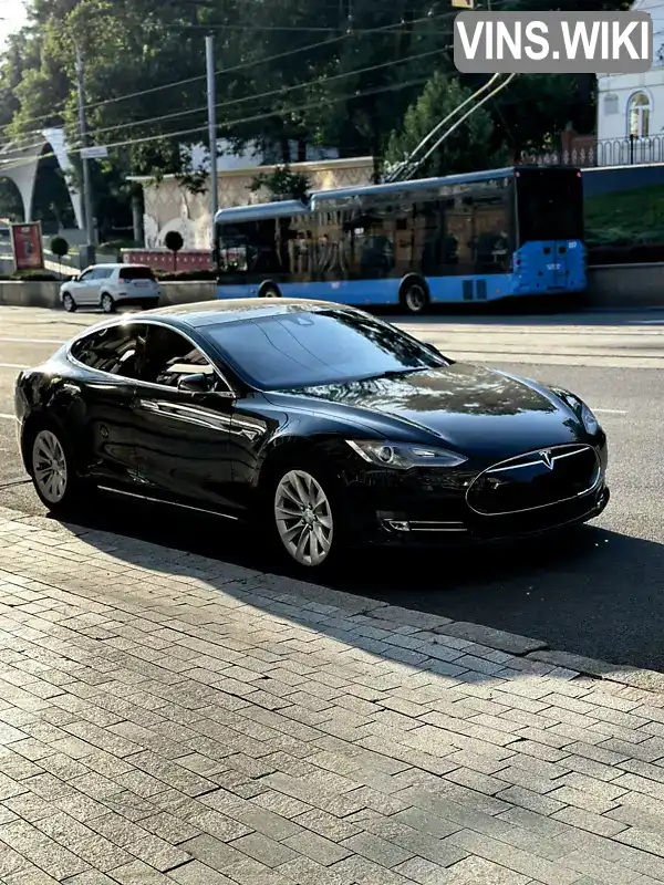 Лифтбек Tesla Model S 2015 null_content л. обл. Винницкая, Винница - Фото 1/3