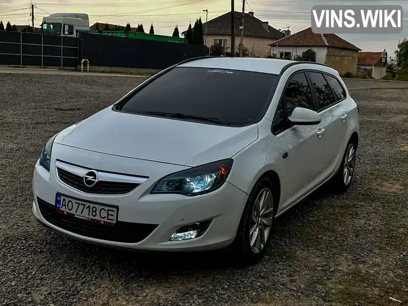 W0LPD8EG4B8044898 Opel Astra 2011 Універсал 1.7 л. Фото 2