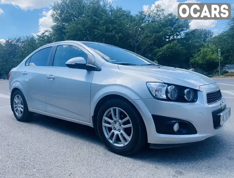 Седан Chevrolet Aveo 2014 1.4 л. Ручна / Механіка обл. Дніпропетровська, Дніпро (Дніпропетровськ) - Фото 1/21