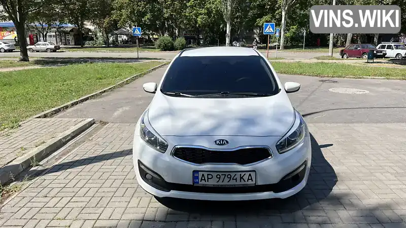 U5YHM512BJL354711 Kia Ceed 2018 Хетчбек 1.59 л. Фото 2