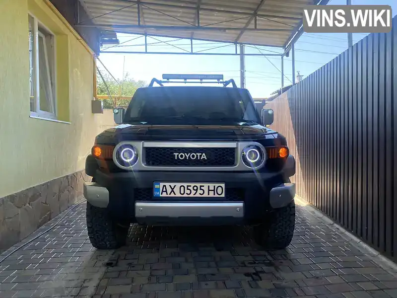 Позашляховик / Кросовер Toyota FJ Cruiser 2006 4 л. Автомат обл. Харківська, Харків - Фото 1/15