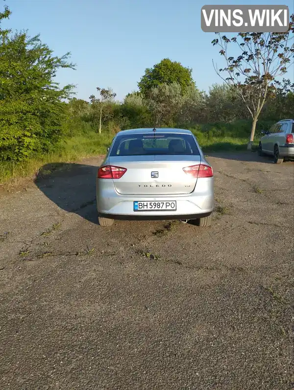 VSSZZZNHZG1007717 SEAT Toledo 2015 Ліфтбек 1.6 л. Фото 2