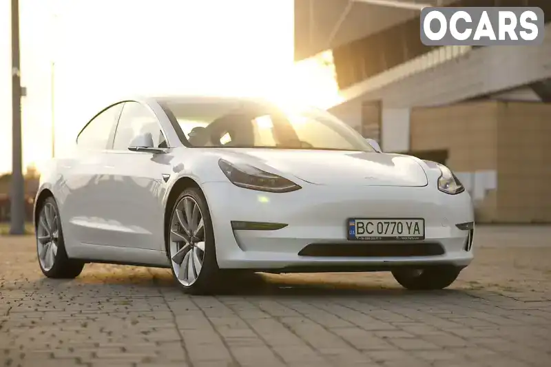 Седан Tesla Model 3 2019 null_content л. обл. Львівська, Львів - Фото 1/21