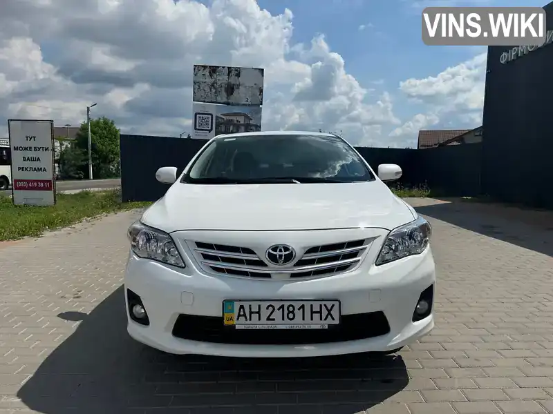 Седан Toyota Corolla 2013 1.6 л. Ручна / Механіка обл. Київська, Київ - Фото 1/21