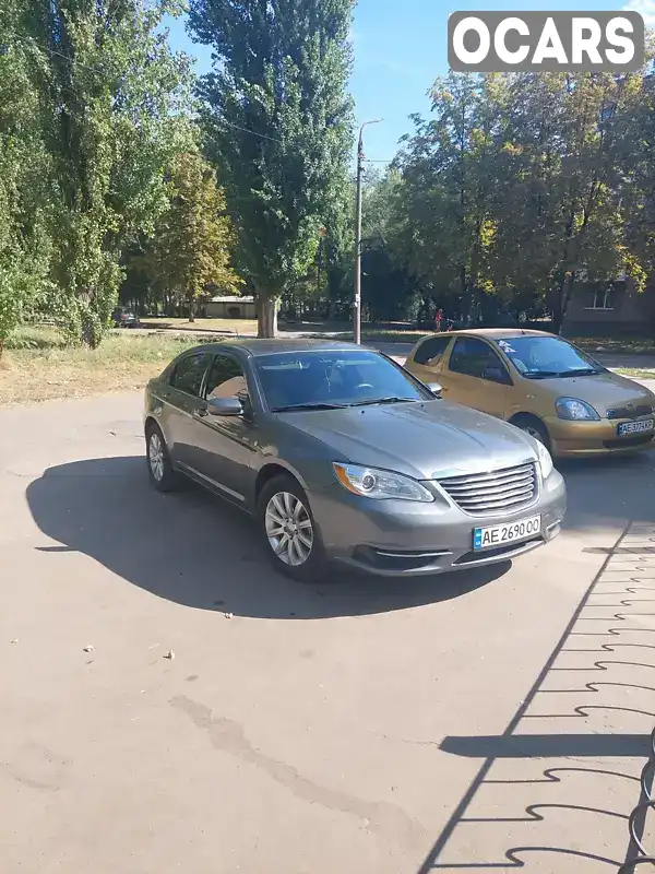 Седан Chrysler 200 2013 2.36 л. Автомат обл. Дніпропетровська, Кривий Ріг - Фото 1/13