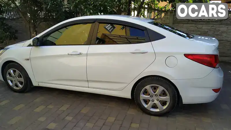 Седан Hyundai Accent 2012 1.4 л. Ручна / Механіка обл. Рівненська, Костопіль - Фото 1/21