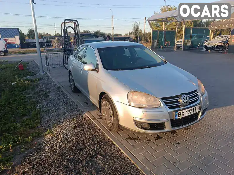 Седан Volkswagen Jetta 2007 1.97 л. Ручна / Механіка обл. Хмельницька, Шепетівка - Фото 1/12