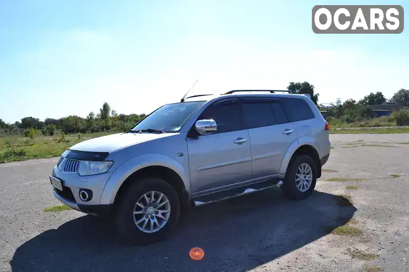 Позашляховик / Кросовер Mitsubishi Pajero Sport 2013 2.5 л. Автомат обл. Полтавська, Карлівка - Фото 1/21