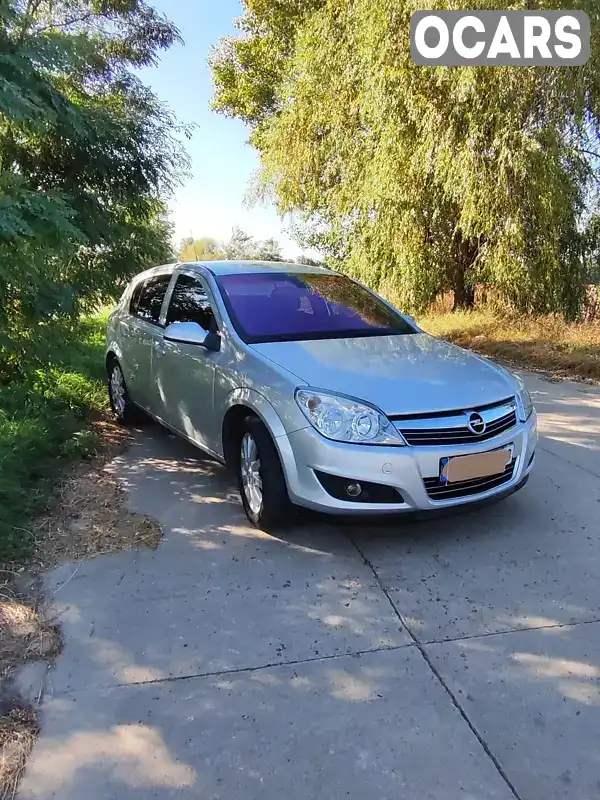 Хэтчбек Opel Astra 2009 1.8 л. Ручная / Механика обл. Черниговская, Прилуки - Фото 1/21