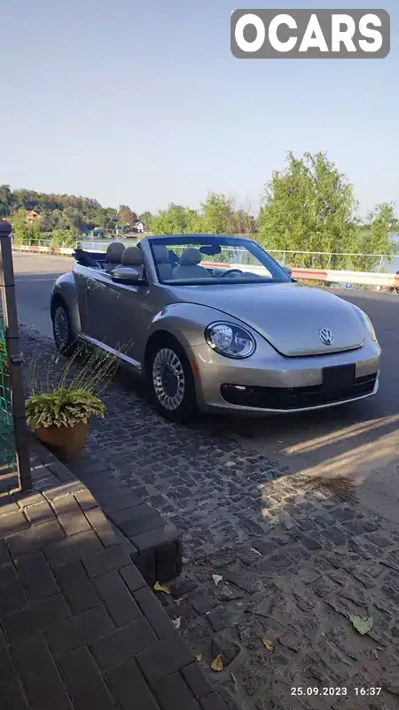 Кабриолет Volkswagen Beetle 2015 1.8 л. Автомат обл. Киевская, Киев - Фото 1/11