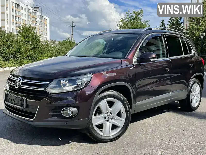 Позашляховик / Кросовер Volkswagen Tiguan 2013 1.97 л. Ручна / Механіка обл. Київська, Вишневе - Фото 1/21