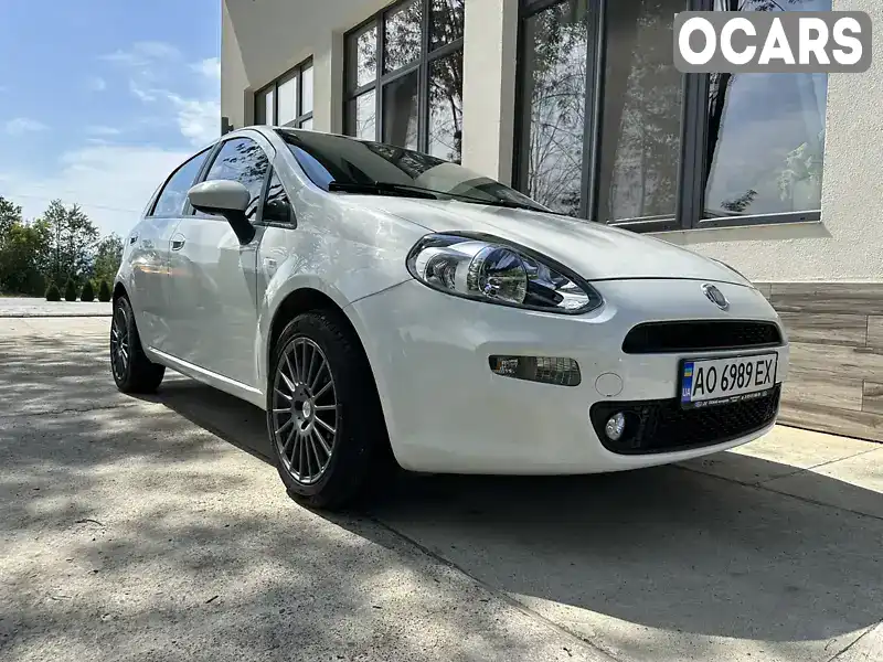 Хетчбек Fiat Grande Punto 2012 1.37 л. Робот обл. Закарпатська, Тячів - Фото 1/13