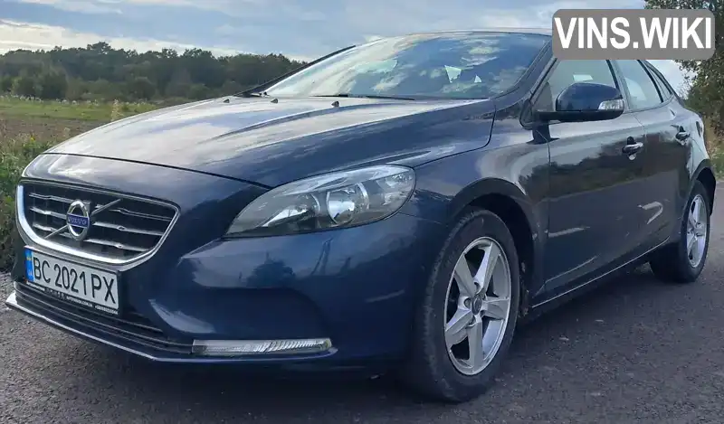 Хэтчбек Volvo V40 2013 1.6 л. Ручная / Механика обл. Львовская, Стрый - Фото 1/16