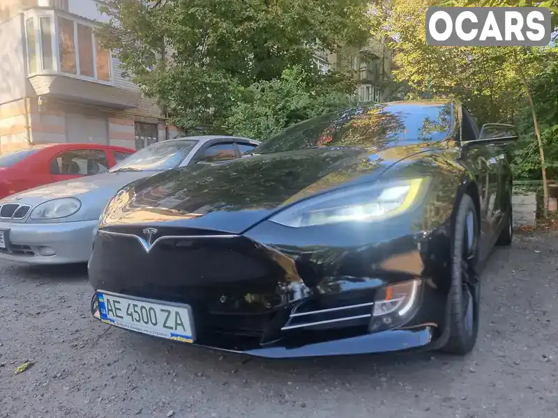 5YJSA1E10HF183975 Tesla Model S 2017 Ліфтбек  Фото 4