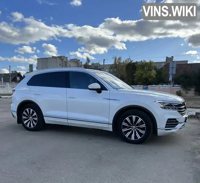 Позашляховик / Кросовер Volkswagen Touareg 2018 2.97 л. Автомат обл. Житомирська, Коростень - Фото 1/21