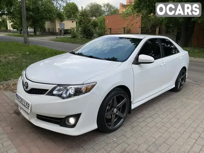 Седан Toyota Camry 2013 2.49 л. Автомат обл. Харківська, Красноград - Фото 1/21