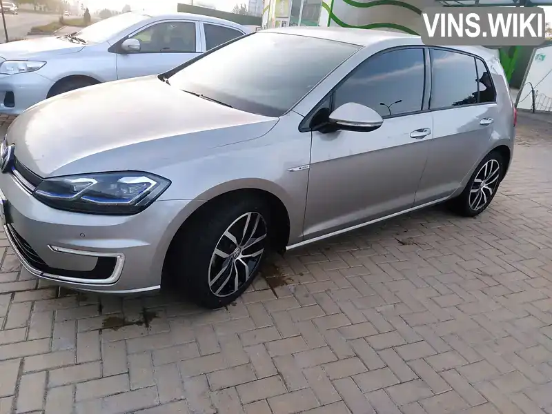 WVWZZZAUZJ8902242 Volkswagen e-Golf 2017 Хэтчбек  Фото 1