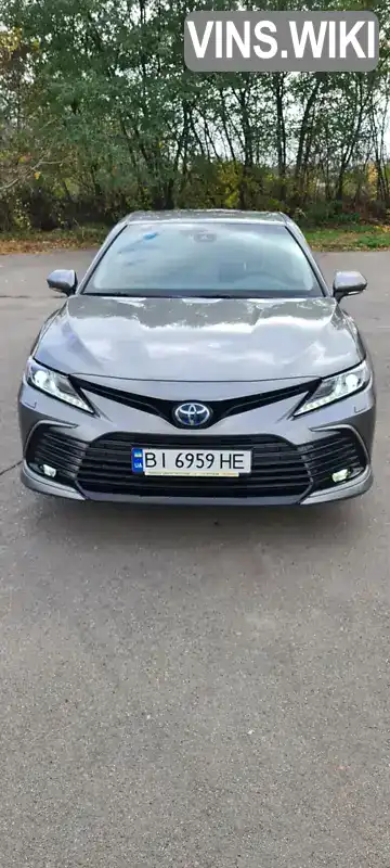 Седан Toyota Camry 2021 2.49 л. Вариатор обл. Полтавская, Полтава - Фото 1/11