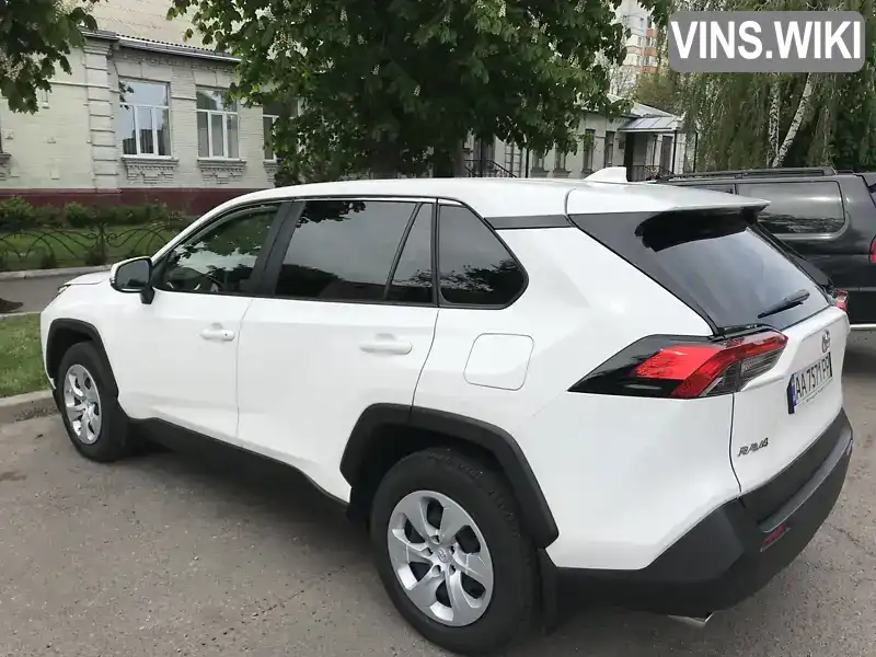 Позашляховик / Кросовер Toyota RAV4 2019 1.99 л. Варіатор обл. Черкаська, Черкаси - Фото 1/11