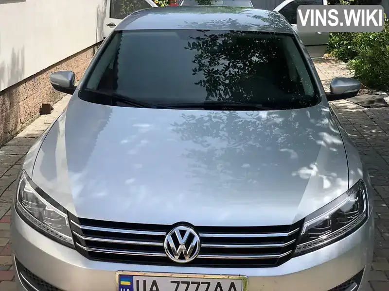 Седан Volkswagen Passat 2014 1.8 л. Автомат обл. Житомирская, Ружин - Фото 1/9