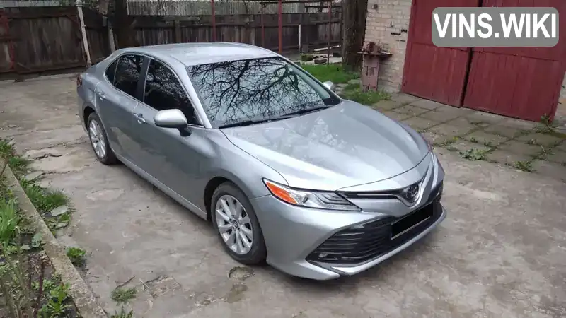 Седан Toyota Camry 2018 2.49 л. Автомат обл. Черкасская, Смела - Фото 1/16