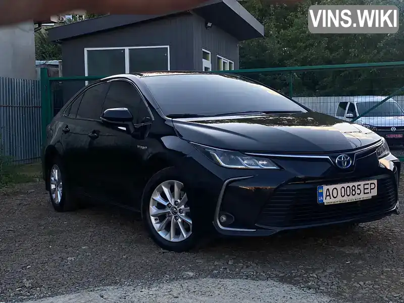 Седан Toyota Corolla 2019 1.8 л. Варіатор обл. Закарпатська, Ужгород - Фото 1/21