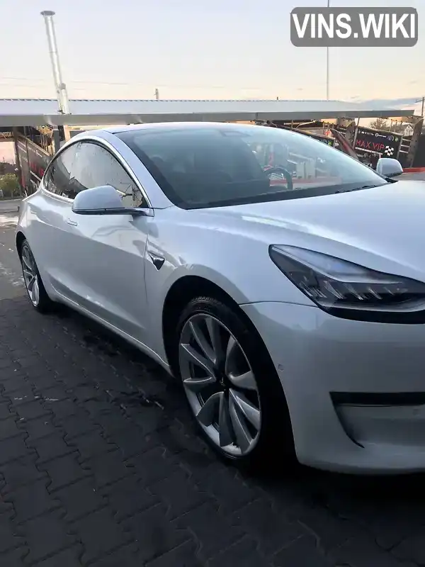 Седан Tesla Model 3 2018 null_content л. Автомат обл. Київська, Біла Церква - Фото 1/21