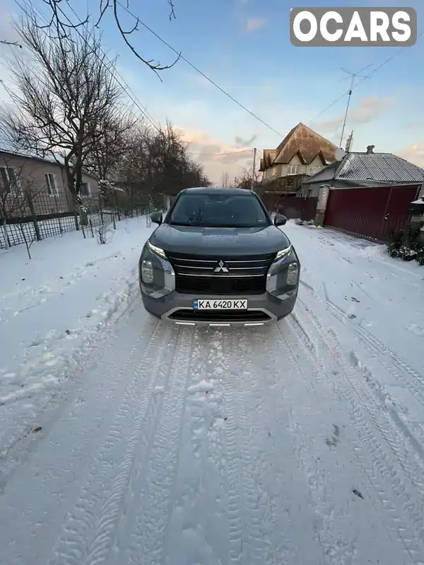 Позашляховик / Кросовер Mitsubishi Outlander 2022 2.49 л. Варіатор обл. Київська, Київ - Фото 1/14