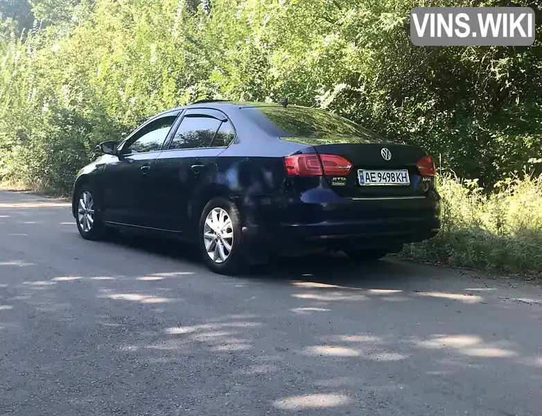 Седан Volkswagen Jetta 2012 2.5 л. Автомат обл. Днепропетровская, Каменское (Днепродзержинск) - Фото 1/3