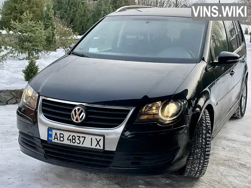 Мінівен Volkswagen Touran 2010 1.9 л. Автомат обл. Вінницька, Хмільник - Фото 1/10