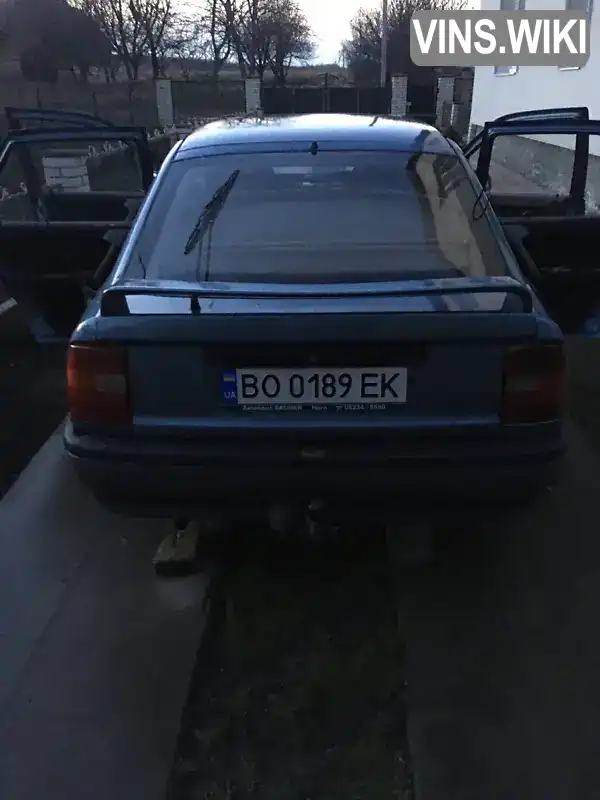 Седан Opel Vectra 1990 1.6 л. Ручна / Механіка обл. Тернопільська, Копичинці - Фото 1/9