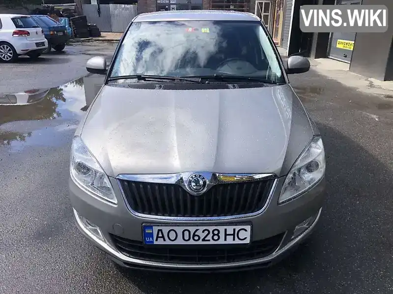 Хэтчбек Skoda Fabia 2011 1.2 л. Автомат обл. Закарпатская, Ужгород - Фото 1/9