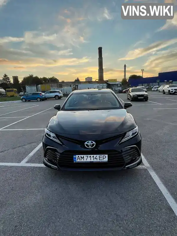 Седан Toyota Camry 2021 2.49 л. Автомат обл. Житомирська, Житомир - Фото 1/4