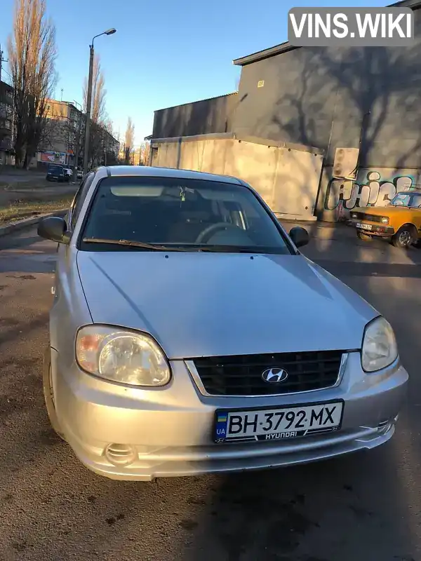 KMHCG41GP4U539823 Hyundai Accent 2004 Седан 1.5 л. Фото 2