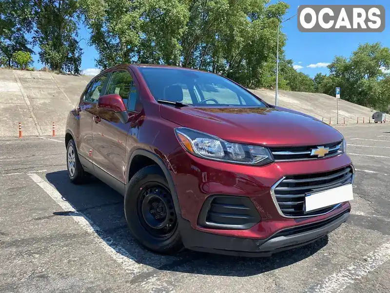 Внедорожник / Кроссовер Chevrolet Trax 2017 1.36 л. Автомат обл. Киевская, Киев - Фото 1/9