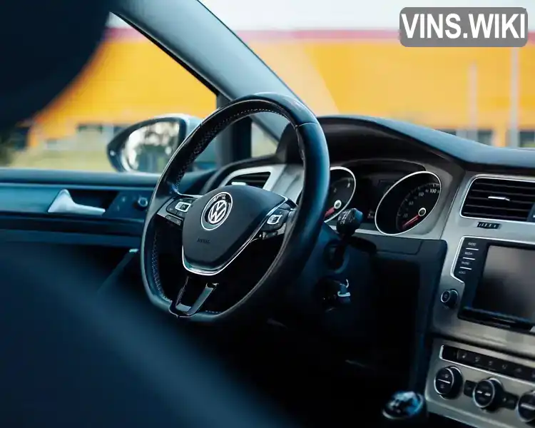 Універсал Volkswagen Golf 2015 1.6 л. Ручна / Механіка обл. Чернівецька, Чернівці - Фото 1/11