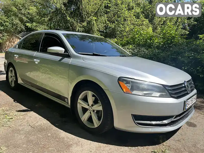 Седан Volkswagen Passat 2012 2.5 л. обл. Кіровоградська, Гайворон - Фото 1/21