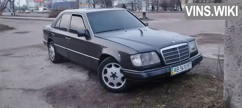 Седан Mercedes-Benz E-Class 1994 2.2 л. Автомат обл. Житомирская, Житомир - Фото 1/16