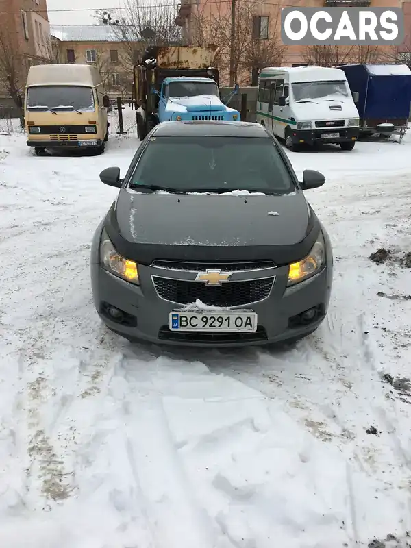 Седан Chevrolet Cruze 2010 1.6 л. Ручна / Механіка обл. Львівська, Червоноград - Фото 1/12