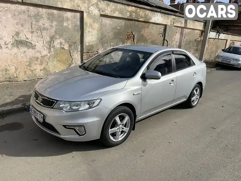 Седан Kia Forte 2010 1.6 л. Варіатор обл. Чернівецька, Чернівці - Фото 1/18